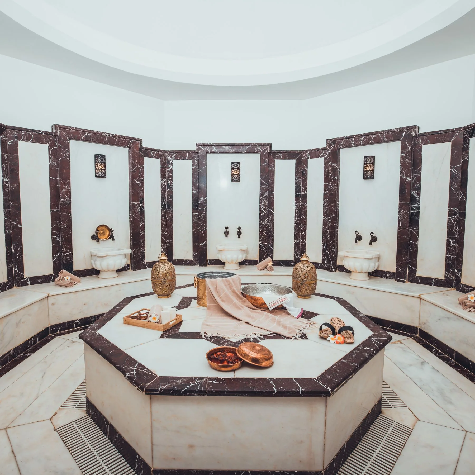 Doğal taş yüzeyli hamam ve kese köpük bakımı